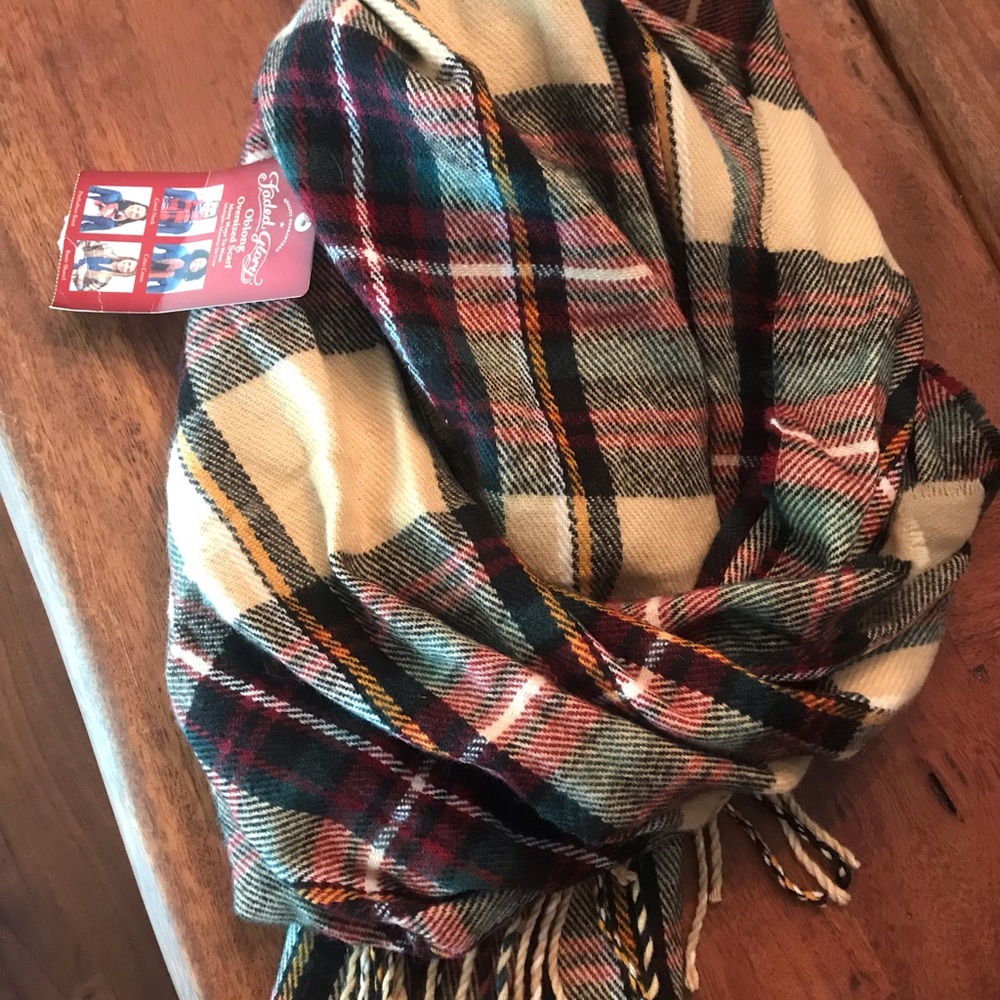 NWT.   Blanket scarf,